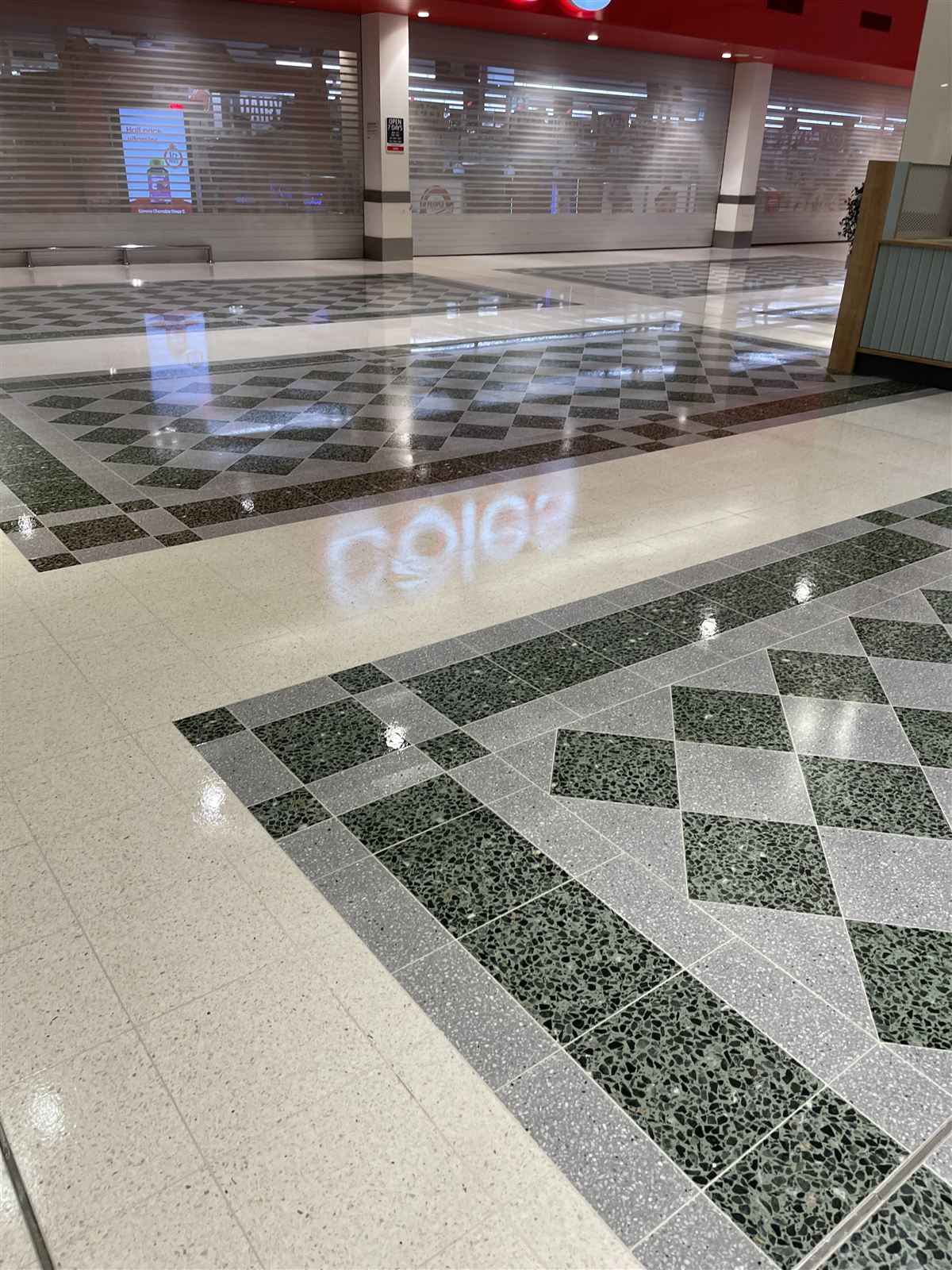 Shopping centre floor care